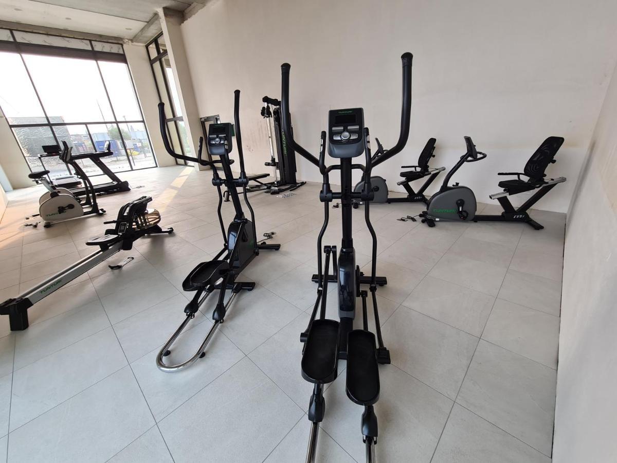 Central Park Tower Sea View Residence With Pool And Gym أوستيند المظهر الخارجي الصورة