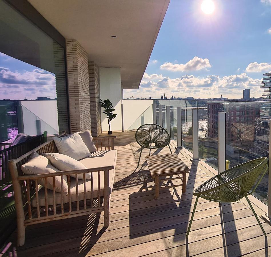 Central Park Tower Sea View Residence With Pool And Gym أوستيند المظهر الخارجي الصورة
