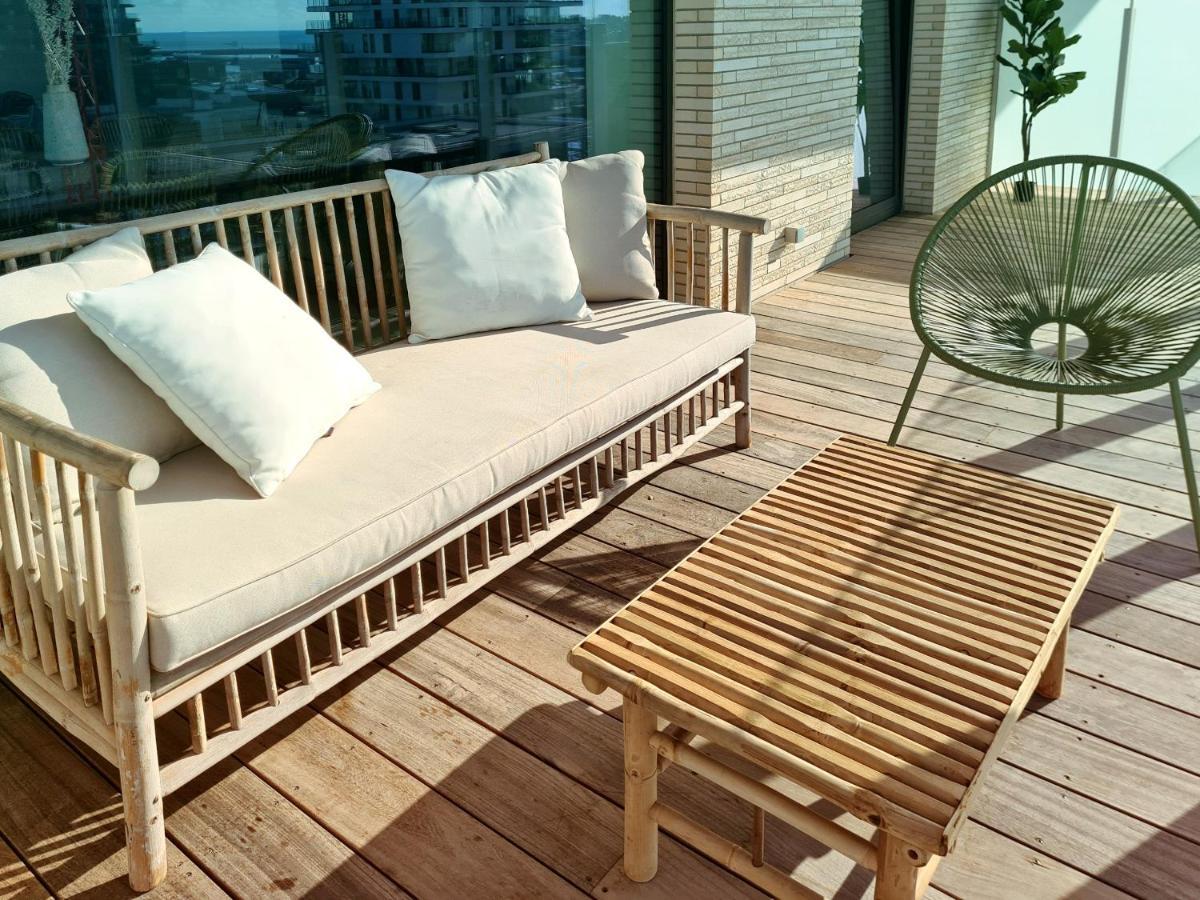 Central Park Tower Sea View Residence With Pool And Gym أوستيند المظهر الخارجي الصورة