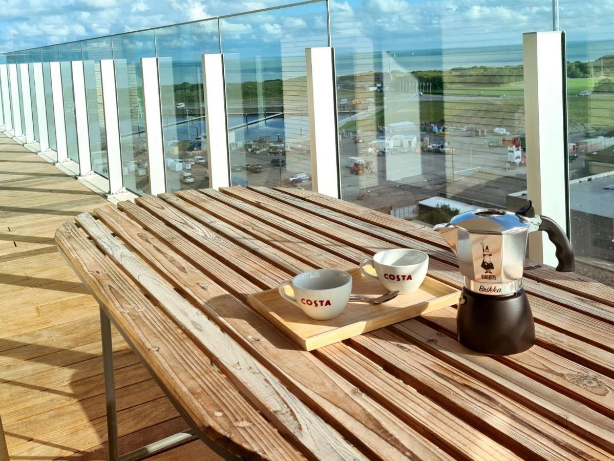 Central Park Tower Sea View Residence With Pool And Gym أوستيند المظهر الخارجي الصورة