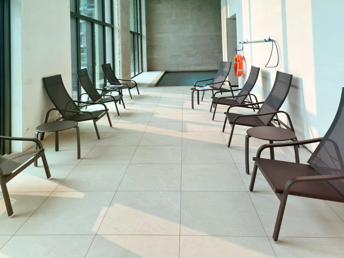 Central Park Tower Sea View Residence With Pool And Gym أوستيند المظهر الخارجي الصورة