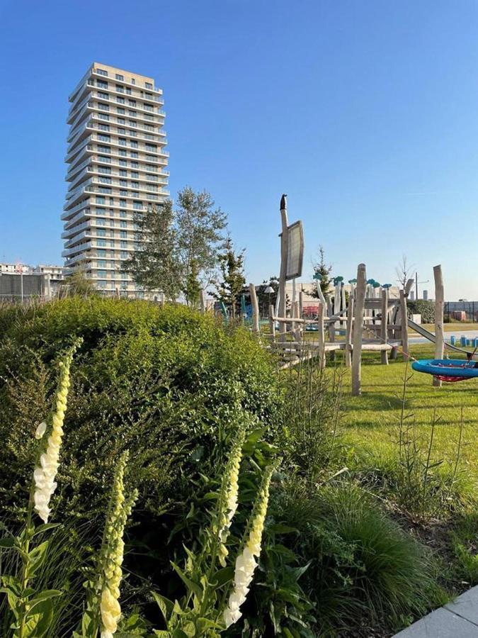 Central Park Tower Sea View Residence With Pool And Gym أوستيند المظهر الخارجي الصورة