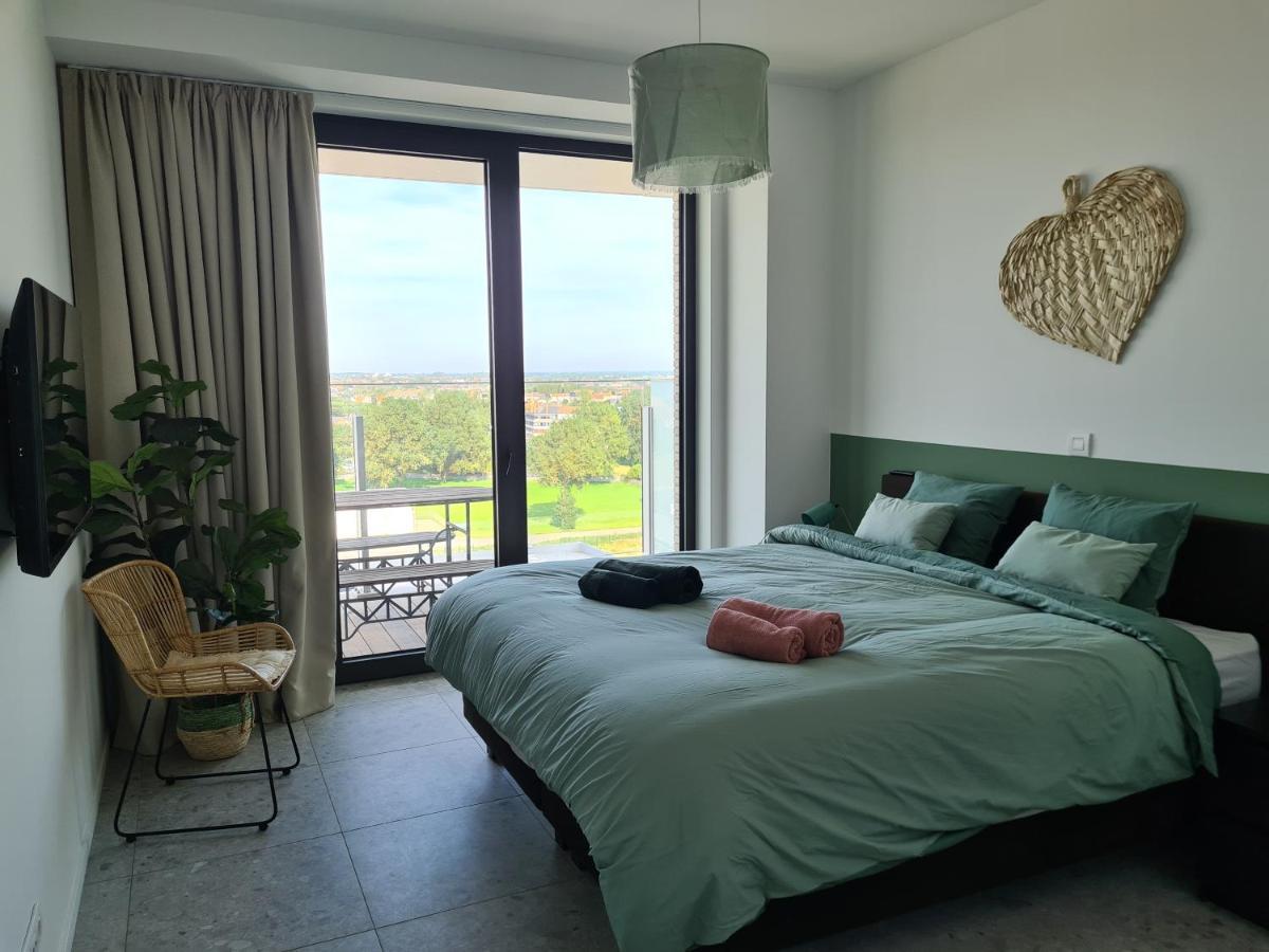 Central Park Tower Sea View Residence With Pool And Gym أوستيند المظهر الخارجي الصورة