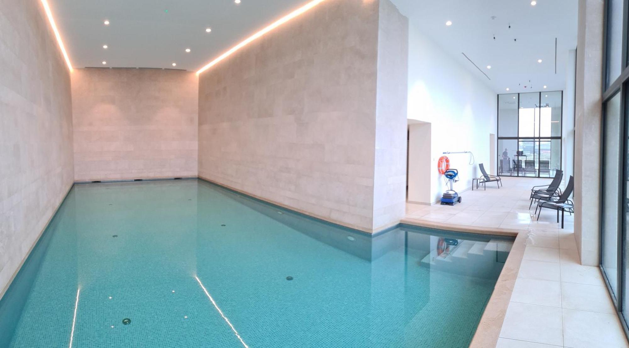 Central Park Tower Sea View Residence With Pool And Gym أوستيند المظهر الخارجي الصورة